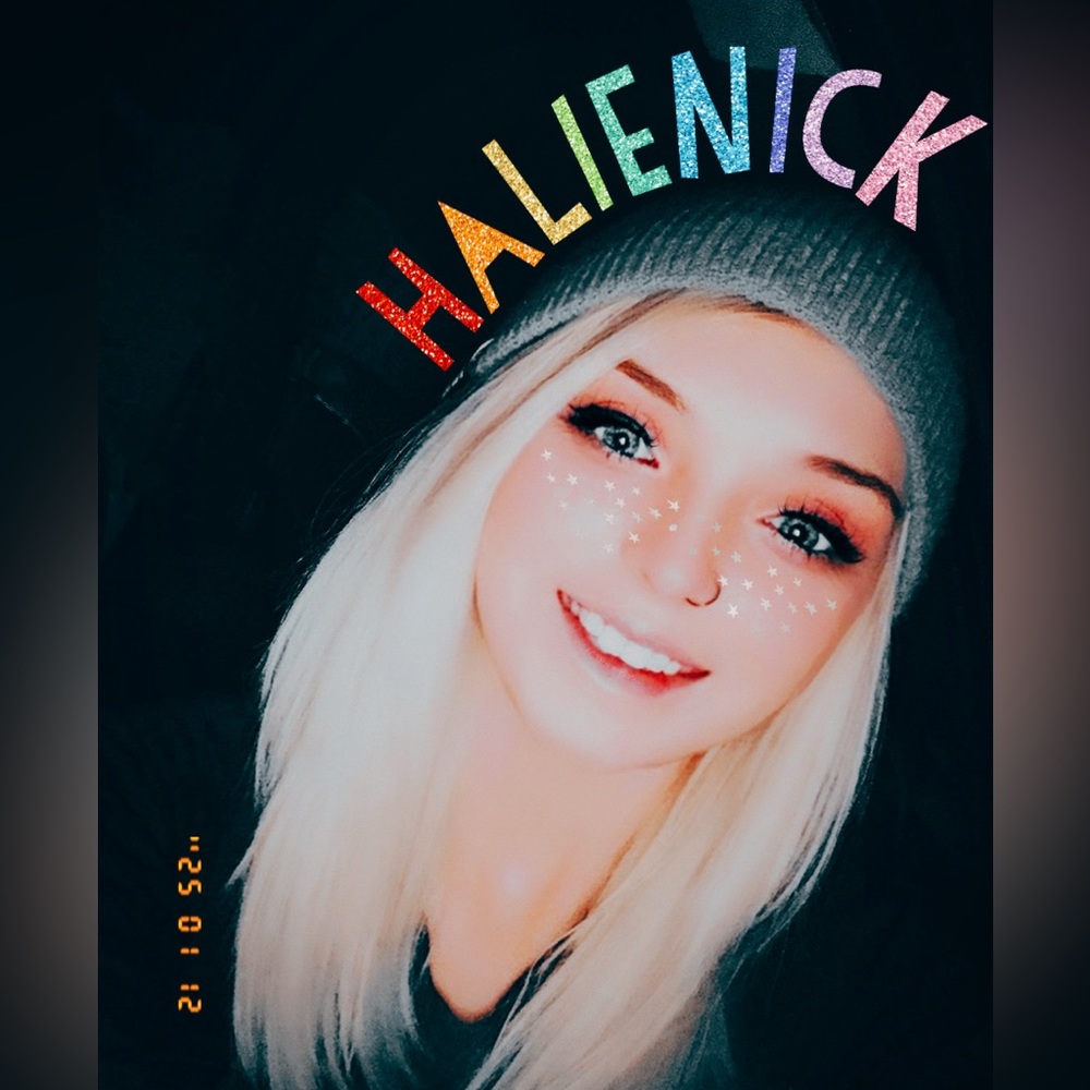 Meet your Posher, Halie